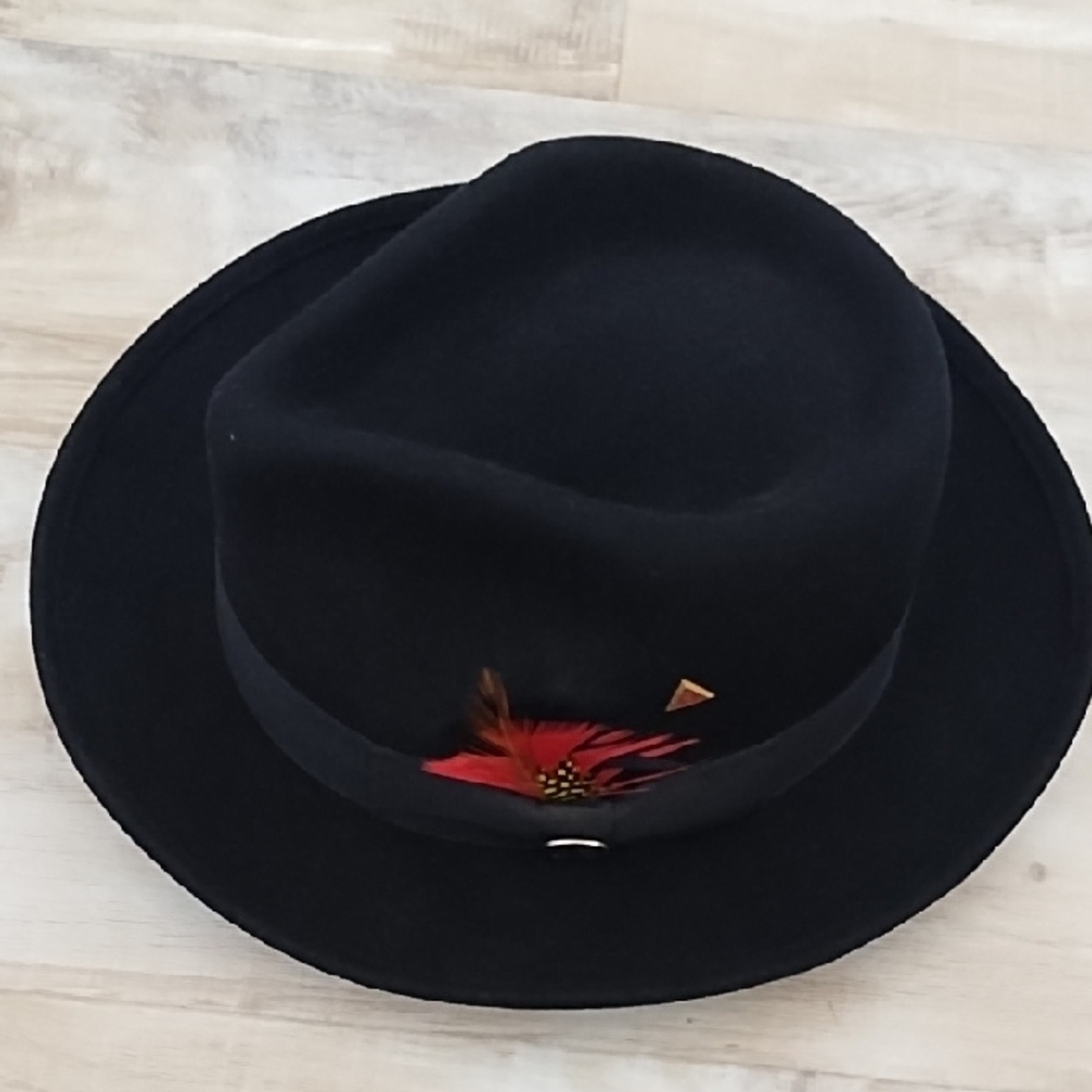Denzel collection Black Fedora Hat with Red Feather Accent